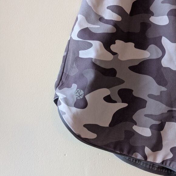 Another Love Brandi Active Grey Camouflage Shorts Reversible Medium - Picture 2 of 7